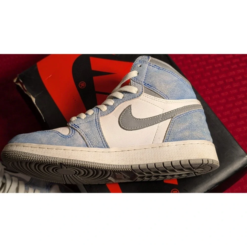 Jordan 1 Retro OG High Hyper Royal Smoke Grey Size M/Y 6.5  with Box and Receipt